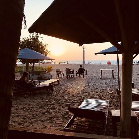 Lanka Beach Hotel Ettukala Bagian luar foto