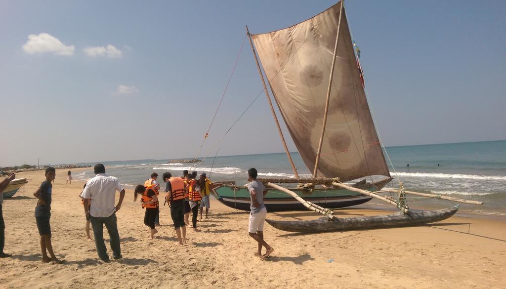 Lanka Beach Hotel Ettukala Bagian luar foto