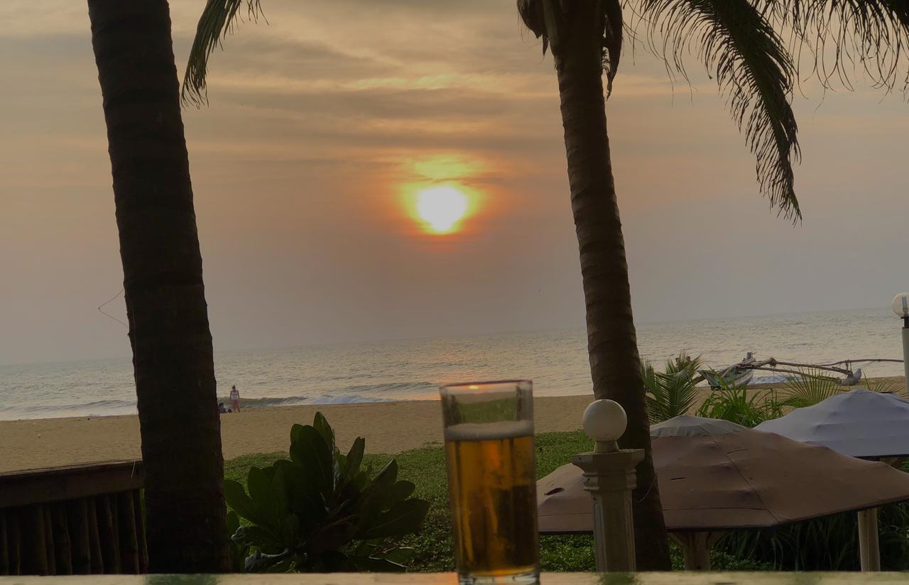 Lanka Beach Hotel Ettukala Bagian luar foto
