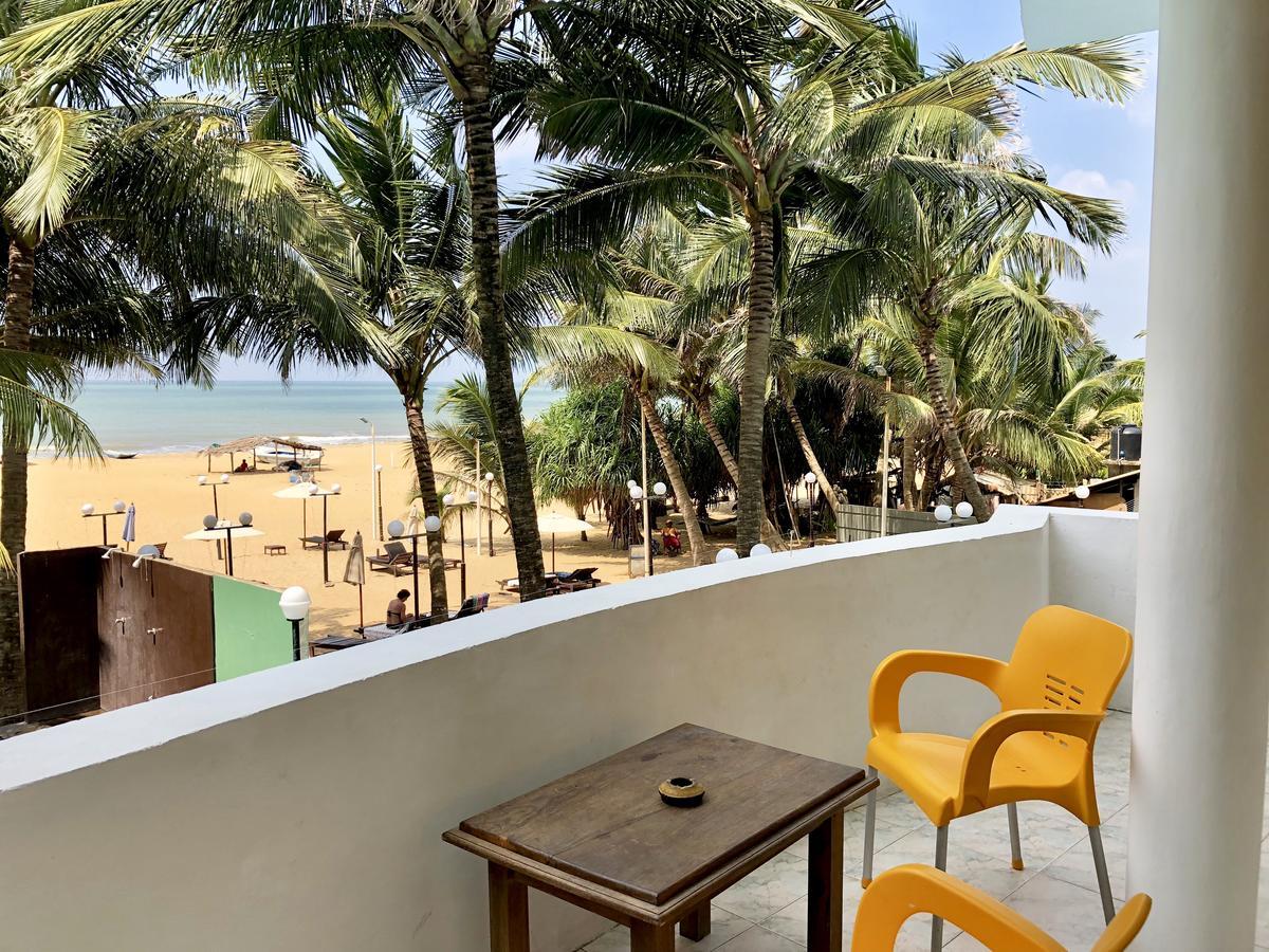 Lanka Beach Hotel Ettukala Bagian luar foto