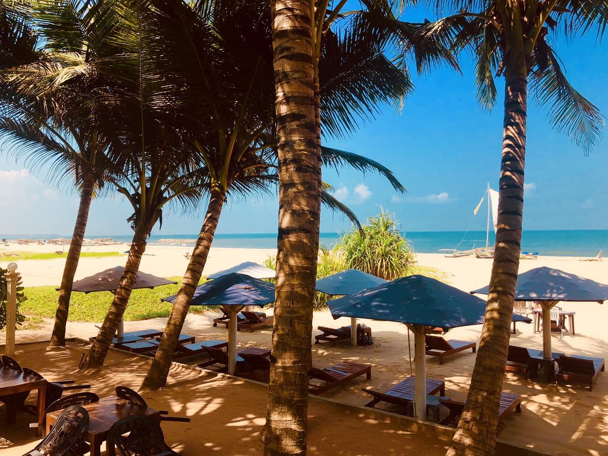Lanka Beach Hotel Ettukala Bagian luar foto