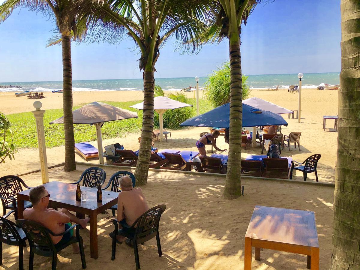 Lanka Beach Hotel Ettukala Bagian luar foto