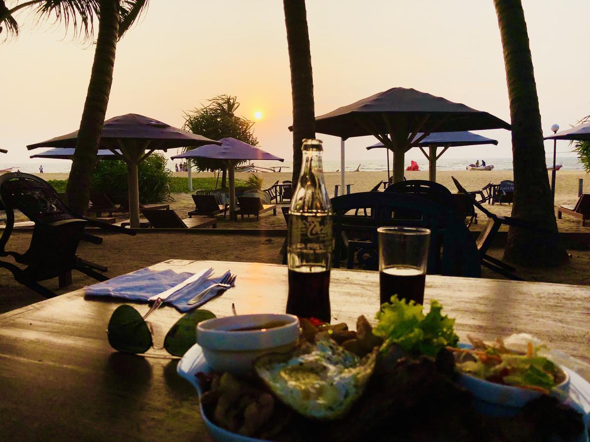 Lanka Beach Hotel Ettukala Bagian luar foto
