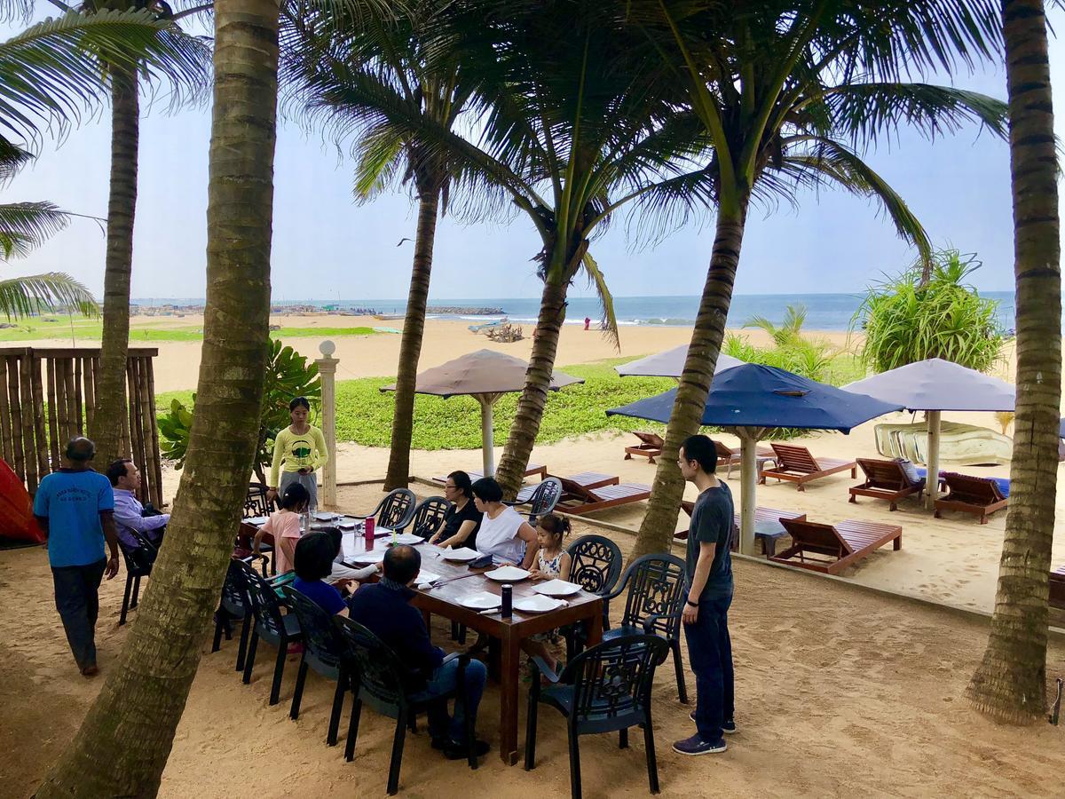 Lanka Beach Hotel Ettukala Bagian luar foto