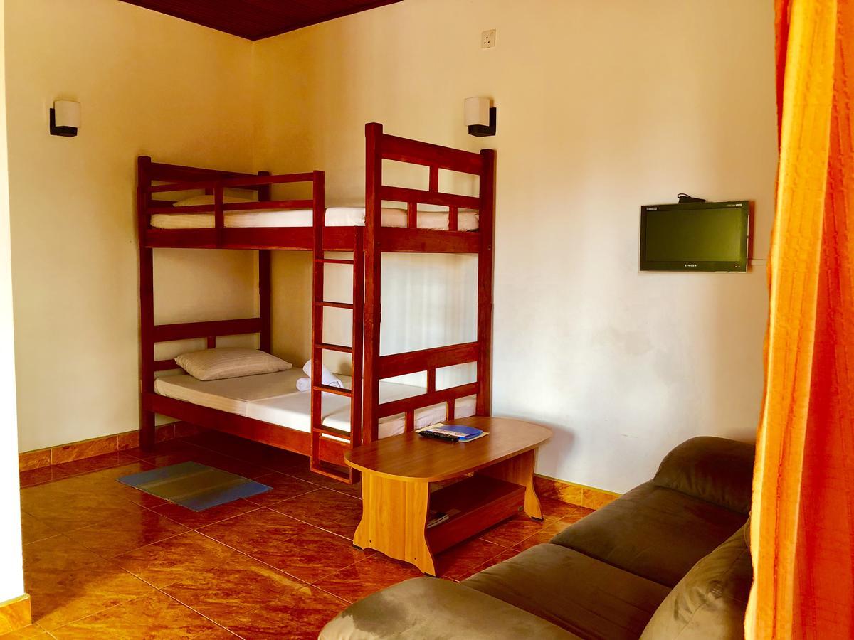 Lanka Beach Hotel Ettukala Bagian luar foto