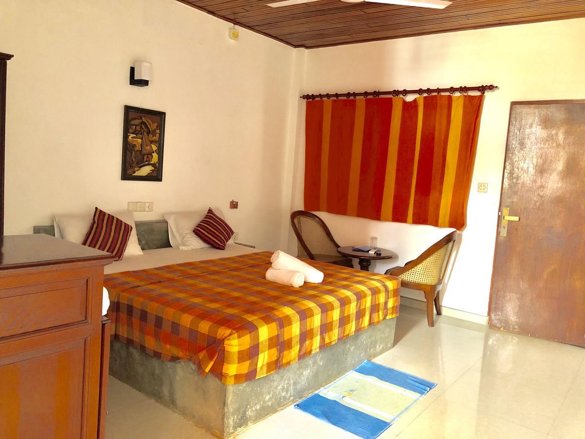 Lanka Beach Hotel Ettukala Bagian luar foto