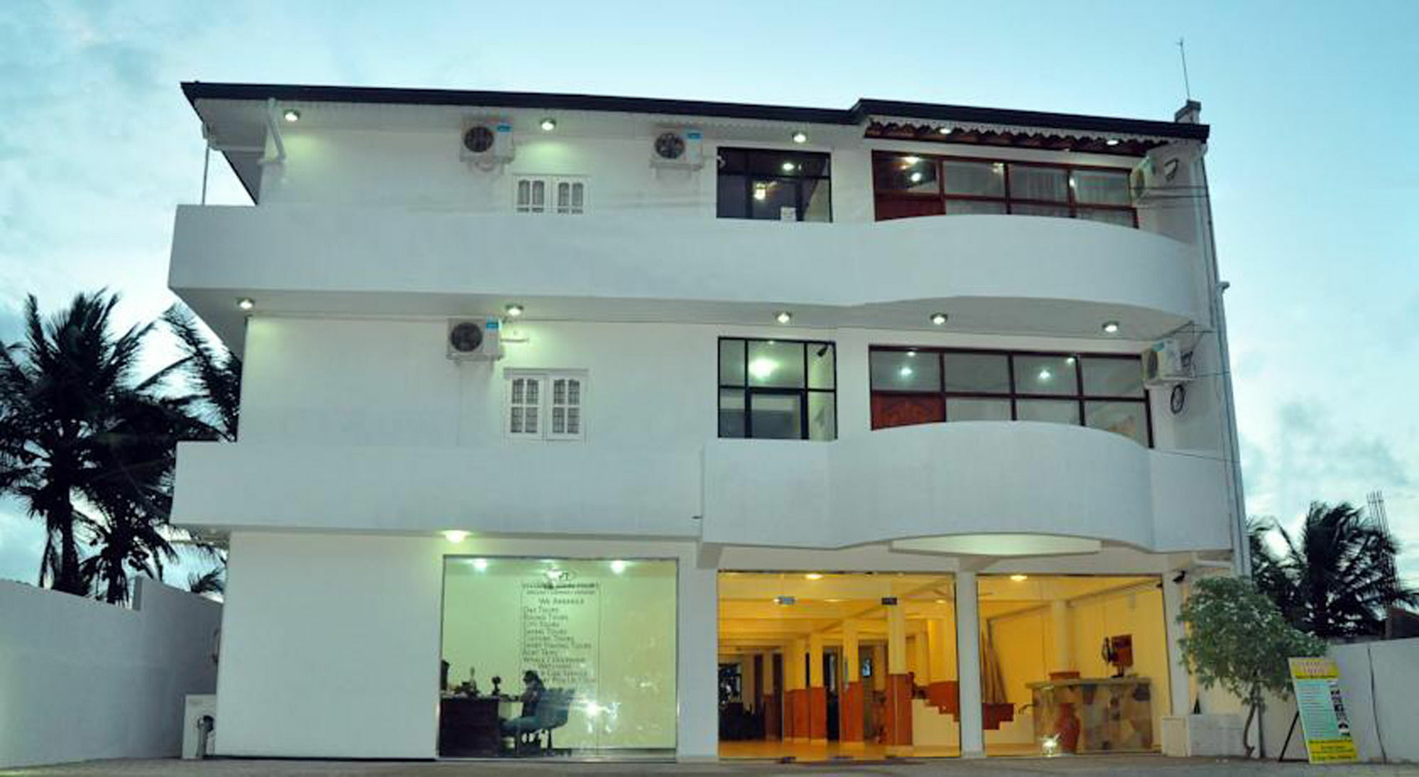 Lanka Beach Hotel Ettukala Bagian luar foto